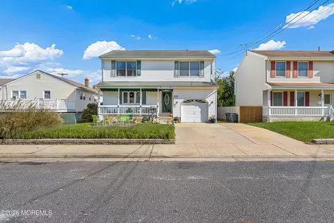 72 Myrtle Ave, Keansburg, NJ 07734