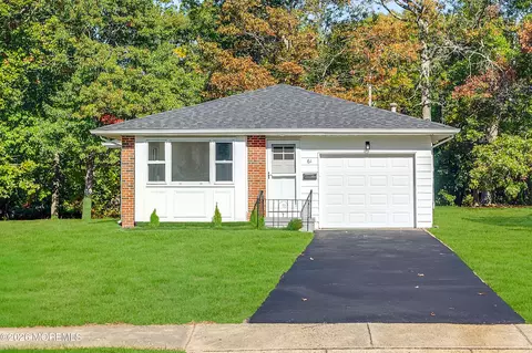 61 Heather Narrows, Toms River, NJ 08755