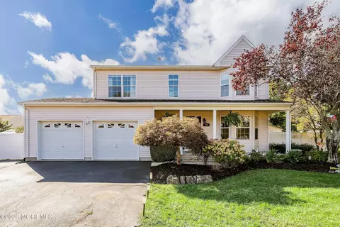 792 Dunedin St, Toms River, NJ 08753