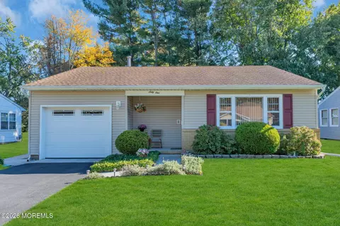 61 Northumberland Dr, Toms River, NJ 08757