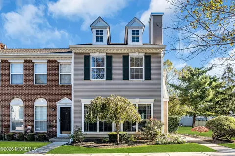 112 Wood Duck Ct, Freehold, NJ 07728