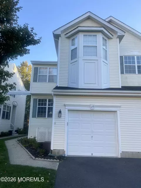 29 Cheyenne St, Tinton Falls, NJ 07712