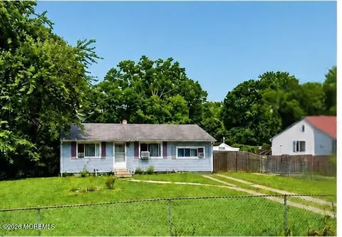 1313 Eisenhower St, Lakewood, NJ 08701