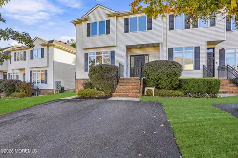 7 Grassmere St, Lakewood, NJ 08701