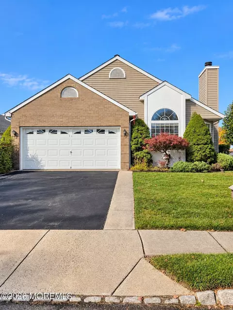 71 Canterbury Ln, Toms River, NJ 08757