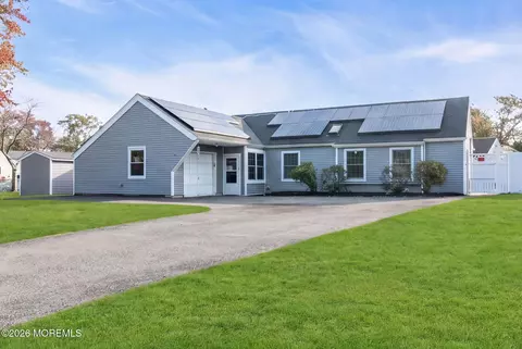 917 Cherry Cove Ct, Toms River, NJ 08753