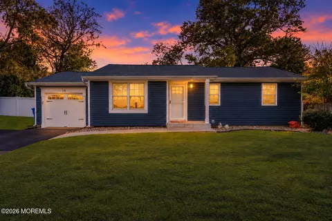 10 Romana Ln, Toms River, NJ 08755