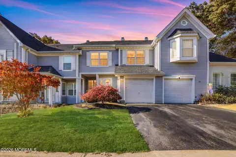 1602 Aqueduct Ct, Toms River, NJ 08755