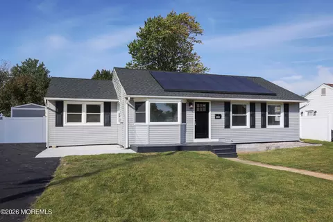 110 Dewey St, Toms River, NJ 08753