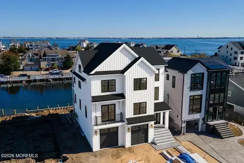42 Wilkins Rd, Toms River, NJ 08753