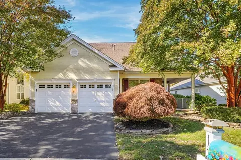 12 Powderhorn Way, Allentown, NJ 08501