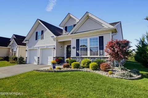 2 Sunrise Ln, Barnegat, NJ 08005