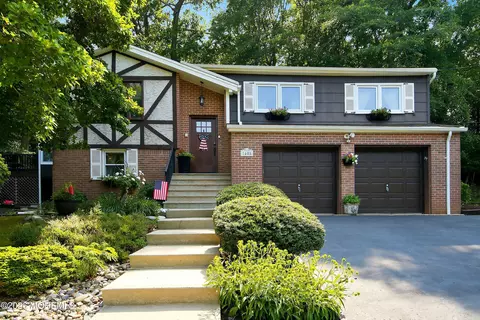 1405 Williams Dr, Wall, NJ 07719