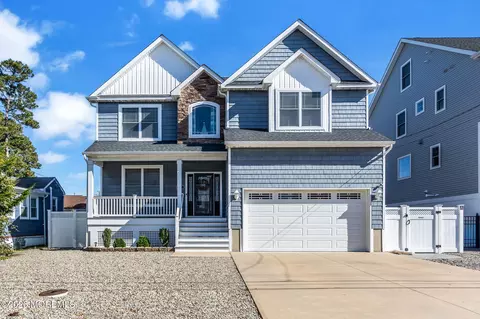 24 Woodhaven Rd, Toms River, NJ 08753