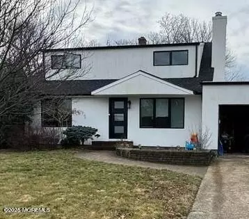 9 Carole Dr, Oakhurst, NJ 07755