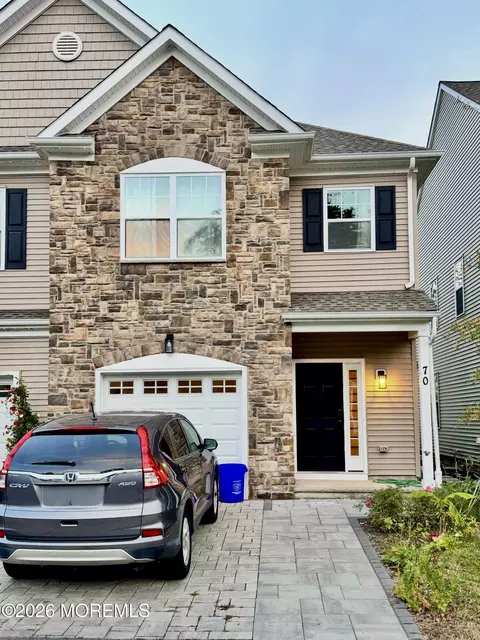 70 Orchard St, Freehold, NJ 07728
