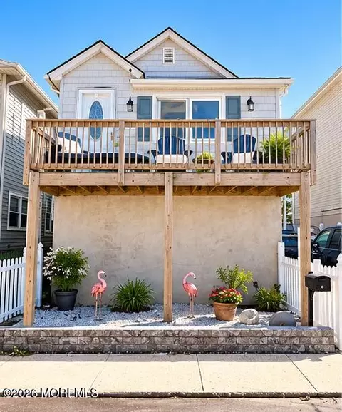 24 Bay Ave, Keansburg, NJ 07734