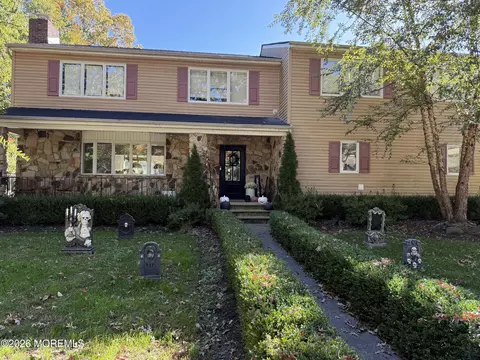 1415 Shafto Rd, Tinton Falls, NJ 07712