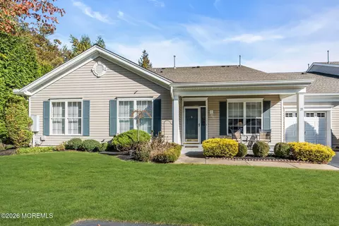 33 Golden Willows Ave, Lakewood, NJ 08701