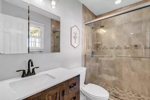 Bath - 564 Nicholas Rd, Brick, NJ 08724 photo 2 of 3