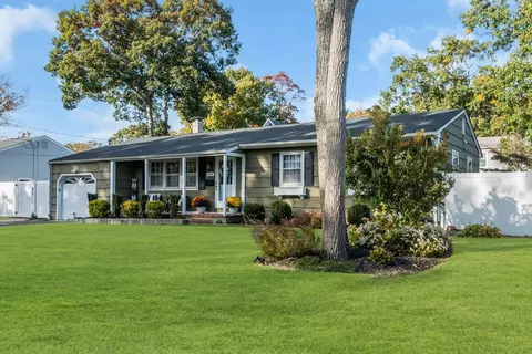 Exterior - 564 Nicholas Rd, Brick, NJ 08724 photo 2 of 18
