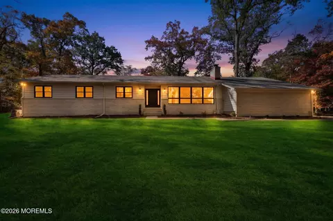 105 Thompson Grove Rd, Manalapan, NJ 07726