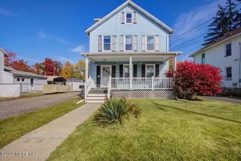 12 Dey St, Englishtown, NJ 07726