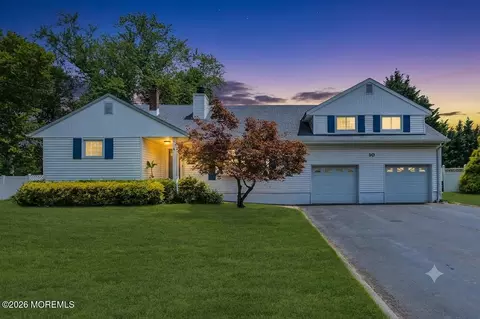 10 Homestead Pl, Holmdel, NJ 07733
