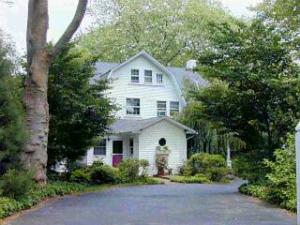 4 W Cherry Ln, Rumson, NJ 07760 photo 1