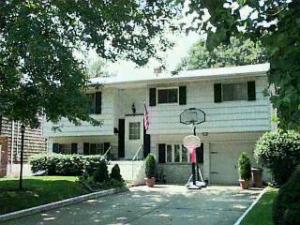 1613 Oakwood Rd, Wall, NJ 07719 photo 1