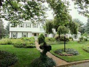 2 Gary Ct, Holmdel, NJ 07733 photo 1