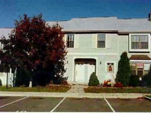 260 Grassmere Ct, Matawan, NJ 07747 photo 1