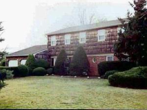 61 Kings Way, Freehold, NJ 07728