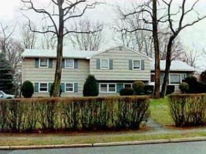 1 Nautilus Dr, Leonardo, NJ 07737 photo 1