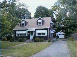 30 Edgewater Dr, Matawan, NJ 07747 photo 1