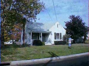 4 Edgewater Dr, Matawan, NJ 07747 photo 1