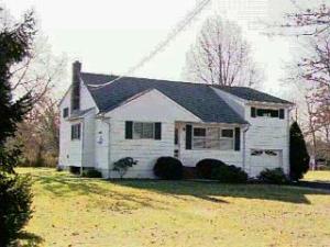 22 E Kenneth Ter, Middletown, NJ 07748 photo 1