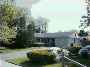2 Avondale Ln, Matawan, NJ 07747 photo 1