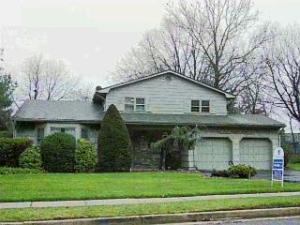 6 Scheid Dr, Parlin, NJ 08859 photo 1