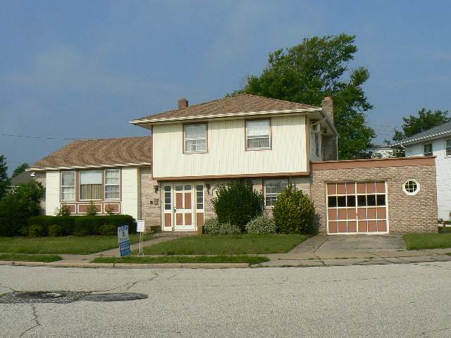 10 E Colmar Cir, Margate City, NJ 08402 photo 1