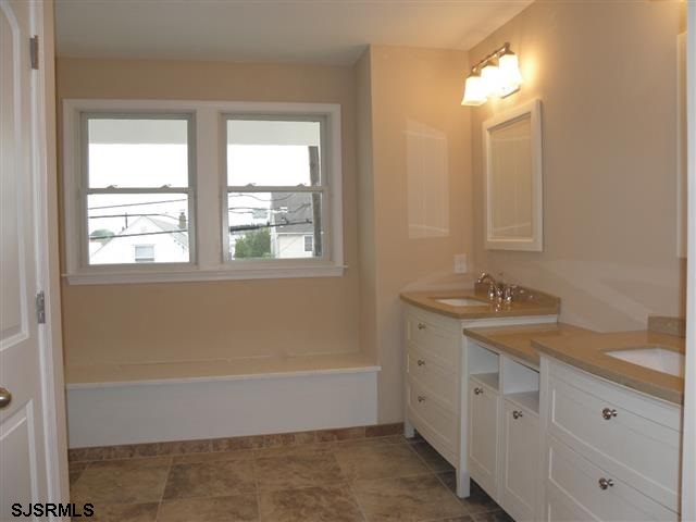 121 N Hanover Ave, Margate City, NJ 08402 photo 13