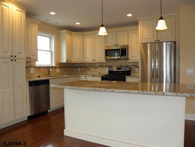 121 N Hanover Ave, Margate City, NJ 08402 photo 4