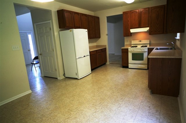 3 Holden Ct, Egg Harbor Township, NJ 08234 photo 2