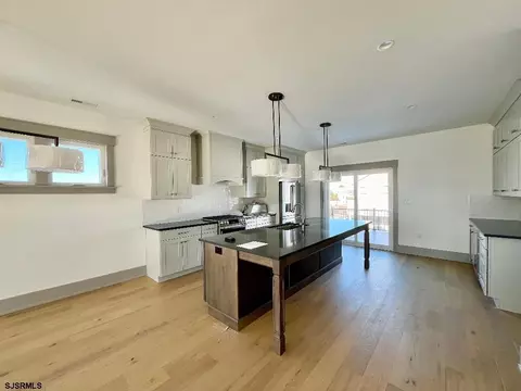 211 36th St, Brigantine, NJ 08203 photo 2