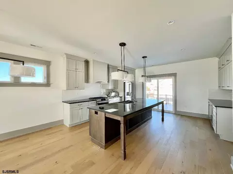 211 36th St, Brigantine, NJ 08203 photo 4