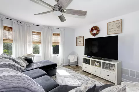 612 N 3rd St, Hammonton, NJ 08037 photo 5