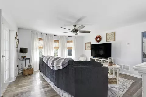 612 N 3rd St, Hammonton, NJ 08037 photo 4