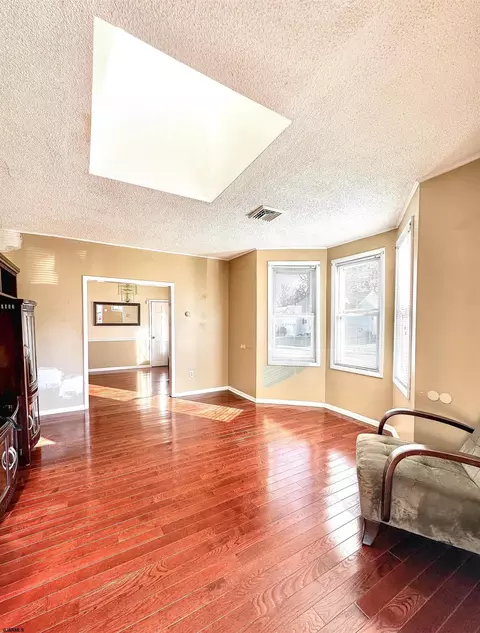 165 E 4th Ave, Runnemede, NJ 08078 photo 2