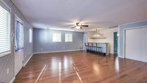 Living - 707 Breakers Ave, Absecon, NJ 08201 photo 3 of 4