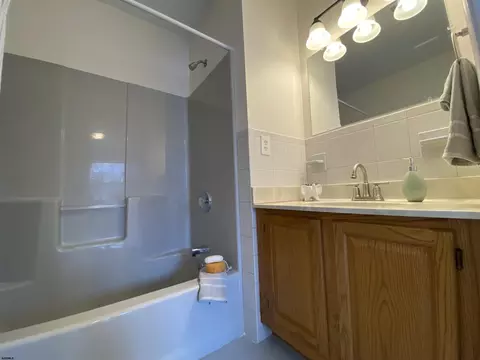 Bath - 446 A Nectar Ave, Galloway, NJ 08205 photo 4 of 7